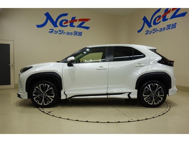 ヤリスクロス ハイブリッドＺ　フルエアロ　ディスプレイオーディオナビ　フルセグＴＶ　ブルートゥース　全周囲カメラ　ＥＴＣ　スマートキー　オートエアコン　シートヒーター　ＬＥＤライト　クルーズコントロール　セーフティセンス　アルミ（10枚目）