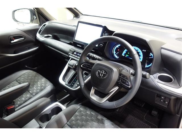 ヴォクシー ハイブリッドＳ－Ｚ　パワーウィンドウ　ＤＶＤ再生機能　インテリキー　横滑防止装置　地デジＴＶ　アクティブクルーズコントロール　１オナ　フルオートエアコン　リアカメラ　エアバッグ　ＡＢＳ　１００Ｖ充電　ナビＴＶ　ＷＡＣ（25枚目）