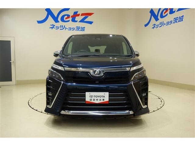 ヴォクシー ZS 煌 地上デジタル TSS 両側パワードア アイドリングストップ車 パワーウィンド 横滑防止 整備記録簿 DVD可 盗難防止装置 スマートエントリー Bカメラ AUX LEDヘッドライト メモリーナビ AW(4枚目)