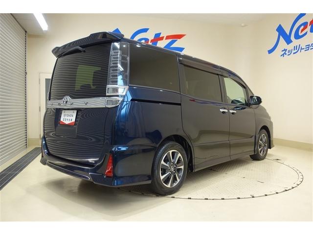 ヴォクシー ZS 煌 地上デジタル TSS 両側パワードア アイドリングストップ車 パワーウィンド 横滑防止 整備記録簿 DVD可 盗難防止装置 スマートエントリー Bカメラ AUX LEDヘッドライト メモリーナビ AW(7枚目)