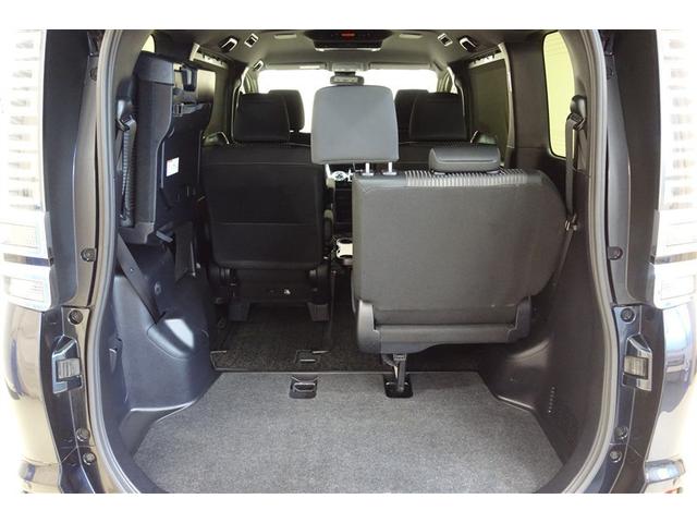 ヴォクシー ZS 煌 地上デジタル TSS 両側パワードア アイドリングストップ車 パワーウィンド 横滑防止 整備記録簿 DVD可 盗難防止装置 スマートエントリー Bカメラ AUX LEDヘッドライト メモリーナビ AW(31枚目)