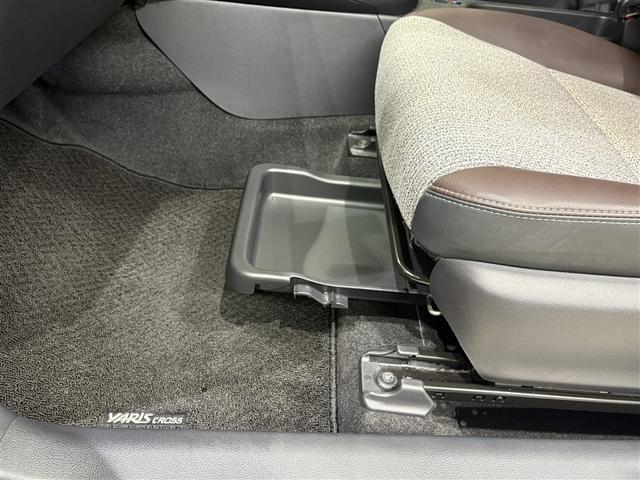 ヤリスクロス ハイブリッドZ ディスプレイオーディオナビ ブルートゥース 全周囲カメラ ETC スマートキー オートエアコン シートヒーター LEDライト クルーズコントロール パーキングサポートブレーキ セーフティセンス アルミ(20枚目)