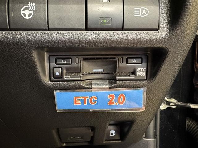 ＲＡＶ４ ハイブリッドアドベンチャー　オフロードパッケージＩＩ　インテリジェントクリアランスソナー　地デジフルセグ　横滑り防止機能　クルコン　ＬＥＤライト　ＡＷＤ　電動シート　バックモニター　アイドリングストップ　ナビ＆ＴＶ　記録簿　キーレス　エアコン　ＥＴＣ（16枚目）