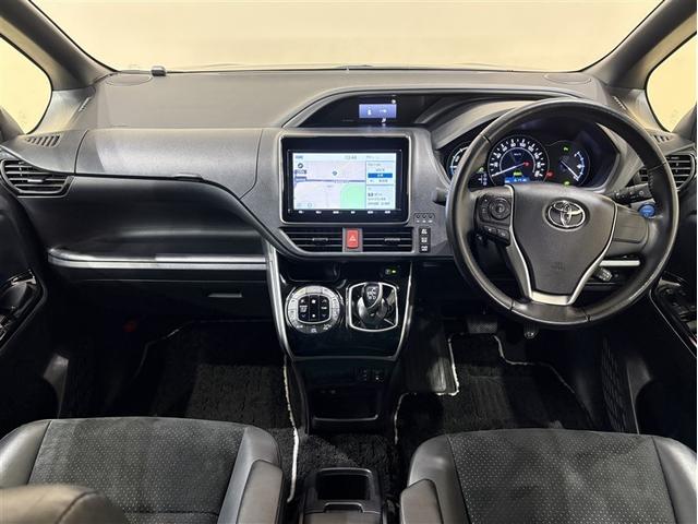 ヴォクシー ハイブリッドＺＳ　煌ＩＩＩ　アイドリングストップ　地デジＴＶ　リヤカメラ　１オナ車　Ｗエアコン　スマートキー　ミュージックプレイヤー接続可　ＤＶＤ再生可　クルコン　ＶＳＣ　キーレス　アルミホイール　ナビ＆ＴＶ　ＬＥＤヘッドランプ（11枚目）