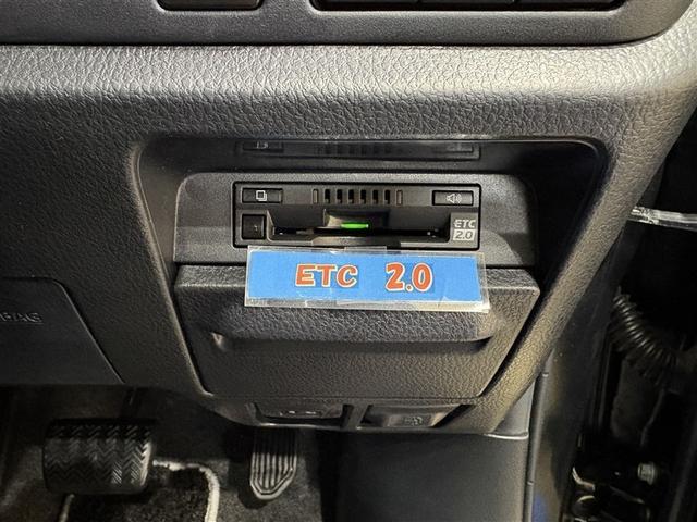 ヴォクシー ハイブリッドＺＳ　煌ＩＩＩ　アイドリングストップ　地デジＴＶ　リヤカメラ　１オナ車　Ｗエアコン　スマートキー　ミュージックプレイヤー接続可　ＤＶＤ再生可　クルコン　ＶＳＣ　キーレス　アルミホイール　ナビ＆ＴＶ　ＬＥＤヘッドランプ（17枚目）