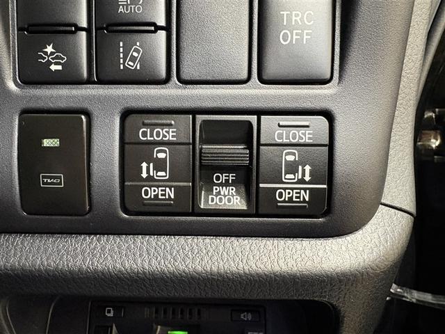 ヴォクシー ハイブリッドＺＳ　煌ＩＩＩ　アイドリングストップ　地デジＴＶ　リヤカメラ　１オナ車　Ｗエアコン　スマートキー　ミュージックプレイヤー接続可　ＤＶＤ再生可　クルコン　ＶＳＣ　キーレス　アルミホイール　ナビ＆ＴＶ　ＬＥＤヘッドランプ（24枚目）