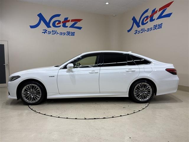 クラウンハイブリッド Ｓ　Ｃパッケージ　ディスプレイオーディオナビ　フルセグＴＶ　ブルートゥース　ＤＶＤ再生　リヤカメラ　ＥＴＣ　スマートキーオートエアコン　シートヒーター　クルーズコントロール　ＬＥＤライト　セーフティセンス　アルミ（11枚目）