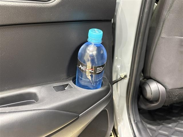 カローラクロス ハイブリッド　Ｇ　衝突被害軽減ブレーキ　クルコン　盗難防止システム　キーレス　バックモニター　ワンオーナー車　横滑り防止　ナビ　ＬＥＤ　オートエアコン　エアバッグ　スマートキー　ＥＴＣ　パワーステアリング　メモリーナビ（25枚目）