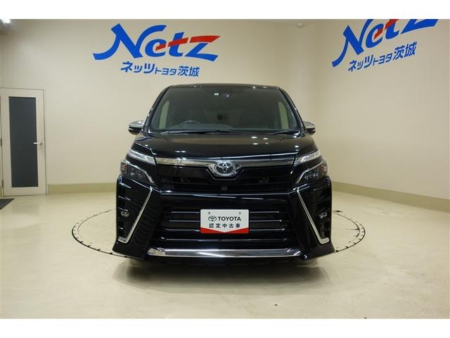 ヴォクシー ZS 煌III プリクラッシュ スマートキ アイスト DVD再生機能 記録簿付き 横滑り防止装置 ナビTV アルミ 三列シート WAC 盗難防止 オートエアコン キーレス ETC装備 パワステ メモリナビ クルコン(4枚目)