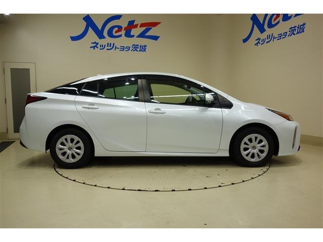 プリウス ＳセーフティプラスＩＩ　１００Ｖ電源　９型純正ナビ　フルセグＴＶ　ブルートゥース　ＤＶＤ再生　全周囲カメラ　ＥＴＣ　スマートキー　オートエアコン　クルーズコントロール　ＬＥＤライト　ブラインドスポットモニタ　セーフティセンス（6枚目）