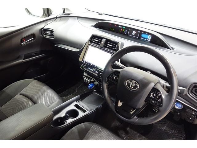 プリウス ＳセーフティプラスＩＩ　１００Ｖ電源　９型純正ナビ　フルセグＴＶ　ブルートゥース　ＤＶＤ再生　全周囲カメラ　ＥＴＣ　スマートキー　オートエアコン　クルーズコントロール　ＬＥＤライト　ブラインドスポットモニタ　セーフティセンス（22枚目）