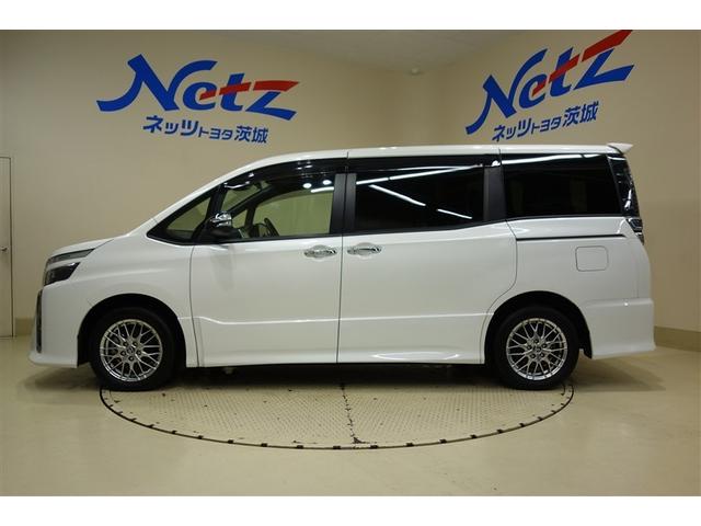 ヴォクシー ハイブリッドＺＳ　煌ＩＩＩ　１０型純正ナビ　フルセグＴＶ　ブルートゥース　ＤＶＤ再生　後席モニター　リヤカメラ　ＥＴＣ　スマートキー　オートエアコン　クルーズコントロール　ＬＥＤライト　両側電動ドア　セーフティセンス　アルミ（10枚目）