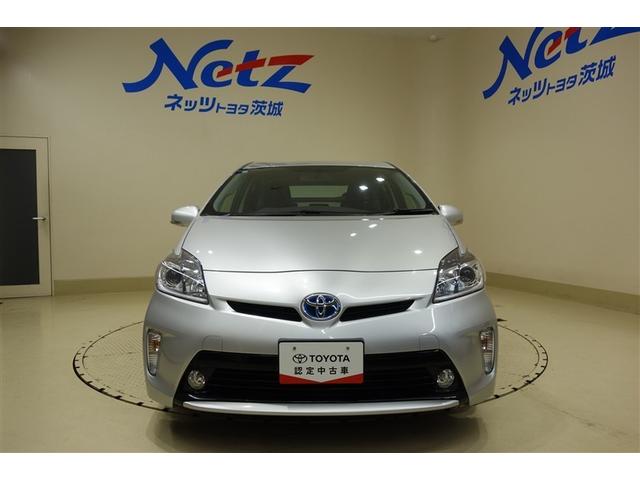 プリウス Ｓ　アイドリングストップ搭載　ＡＵＸ接続可　インテリキー　デュアルエアバック　エアＢ　イモビライザー　ワンオーナー車　ナビＴＶ　ＡＵＴＯエアコン　横スベリ防止　アルミホイール　ＥＴＣ装備　ＡＢＳ　取説記録（4枚目）