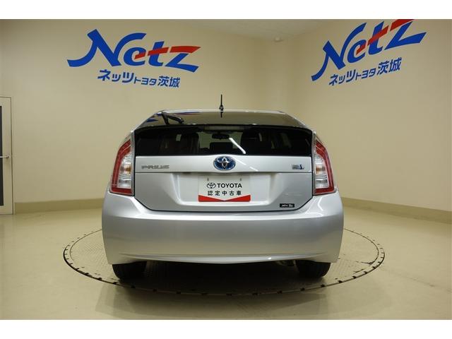 プリウス Ｓ　アイドリングストップ搭載　ＡＵＸ接続可　インテリキー　デュアルエアバック　エアＢ　イモビライザー　ワンオーナー車　ナビＴＶ　ＡＵＴＯエアコン　横スベリ防止　アルミホイール　ＥＴＣ装備　ＡＢＳ　取説記録（8枚目）