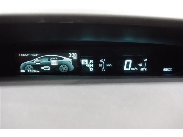 プリウス Ｓ　アイドリングストップ搭載　ＡＵＸ接続可　インテリキー　デュアルエアバック　エアＢ　イモビライザー　ワンオーナー車　ナビＴＶ　ＡＵＴＯエアコン　横スベリ防止　アルミホイール　ＥＴＣ装備　ＡＢＳ　取説記録（16枚目）