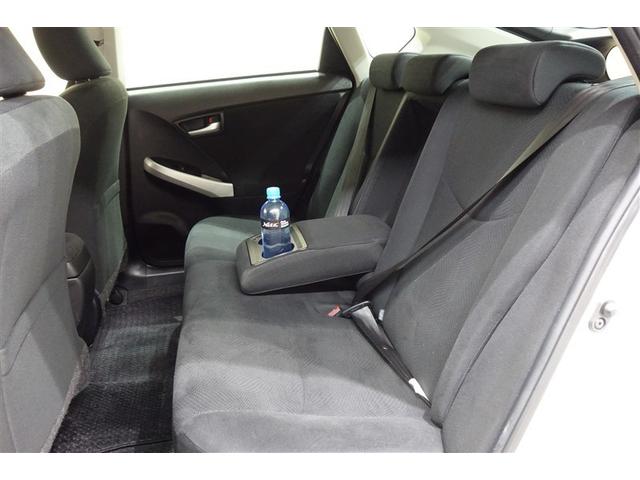 プリウス Ｓ　アイドリングストップ搭載　ＡＵＸ接続可　インテリキー　デュアルエアバック　エアＢ　イモビライザー　ワンオーナー車　ナビＴＶ　ＡＵＴＯエアコン　横スベリ防止　アルミホイール　ＥＴＣ装備　ＡＢＳ　取説記録（22枚目）