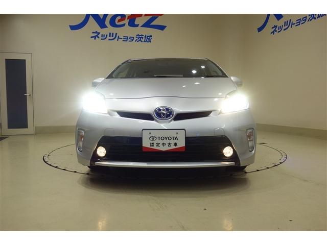 プリウス Ｓ　アイドリングストップ搭載　ＡＵＸ接続可　インテリキー　デュアルエアバック　エアＢ　イモビライザー　ワンオーナー車　ナビＴＶ　ＡＵＴＯエアコン　横スベリ防止　アルミホイール　ＥＴＣ装備　ＡＢＳ　取説記録（29枚目）