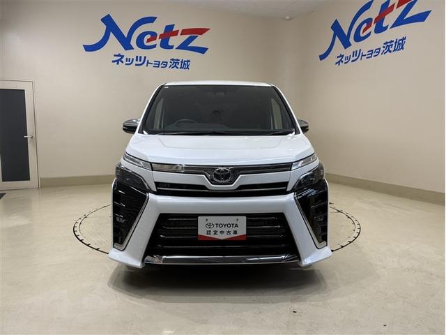 ヴォクシー ＺＳ　煌ＩＩＩ　純正ナビ　フルセグＴＶ　ブルートゥース　ＤＶＤ再生　リヤカメラ　ＥＴＣ　スマートキー　オートエアコン　クルーズコントロール　ＬＥＤライト　両側電動ドア　パーキングサポートブレーキ　セーフティセンス（5枚目）