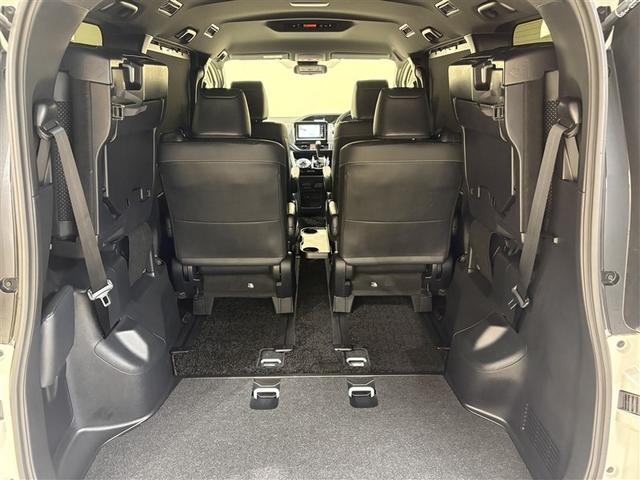 ヴォクシー ＺＳ　煌ＩＩＩ　純正ナビ　フルセグＴＶ　ブルートゥース　ＤＶＤ再生　リヤカメラ　ＥＴＣ　スマートキー　オートエアコン　クルーズコントロール　ＬＥＤライト　両側電動ドア　パーキングサポートブレーキ　セーフティセンス（32枚目）