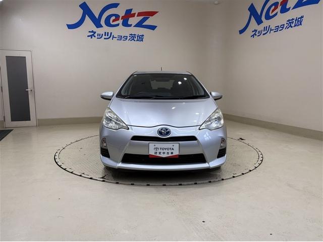 アクア Ｇ　純正ナビ　フルセグＴＶ　ブルートゥース　ＤＶＤ再生　リヤカメラ　ＥＴＣ　スマートキー＆プッシュスタート　オートエアコン　パワーウィンドウ　パワーステアリング　デュアルエアバッグ　ロングラン保証（5枚目）