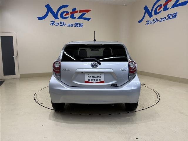 アクア Ｇ　純正ナビ　フルセグＴＶ　ブルートゥース　ＤＶＤ再生　リヤカメラ　ＥＴＣ　スマートキー＆プッシュスタート　オートエアコン　パワーウィンドウ　パワーステアリング　デュアルエアバッグ　ロングラン保証（9枚目）