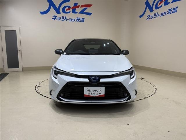 カローラツーリング ハイブリッド　ダブルバイビー　メディアプレイヤー接続　バックモニター　フルセグＴＶ　アイドリングストップ　ＬＥＤライト　ワンオーナー　点検記録簿　クルコン　横滑り防止　盗難防止装置　ナビ・ＴＶ　ドライブレコーダー　エアバッグ（6枚目）