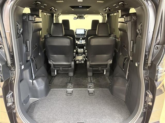 ヴォクシー ハイブリッドＳ－Ｚ　両側Ｐドア　カーテンエアバック　スマキ　プリクラッシュセーフティシステム　Ｗエアコン　Ｒカメラ　ＤＶＤプレーヤー　地デジ　アルミ　１００Ｖ　クルーズコントロール　横滑り防止機能　ＬＥＤランプ　ナビＴＶ（32枚目）