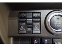 運転席から電動スライドドアのスイッチを押すだけで電動スライドドアの開閉ができます。