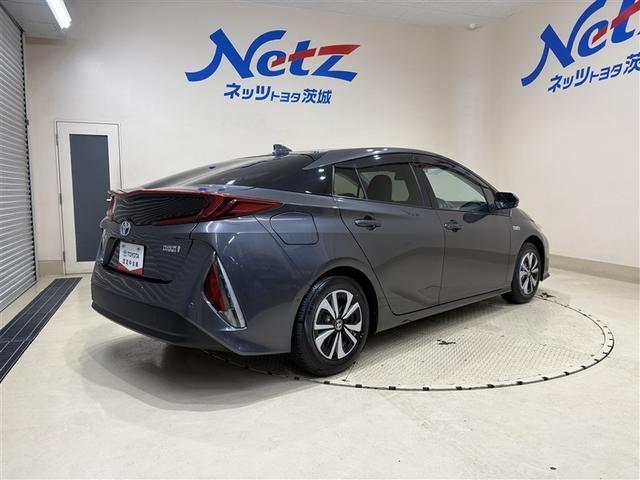 プリウスＰＨＶ Ｓセーフティプラス　アイドリングストップ　横滑り防止装置　クルーズコントロール　ナビＴＶ　地デジＴＶ　キーフリー　スマートキー　ＬＥＤライト　ミュージックプレイヤー接続可　ＥＴＣ車載器　アルミホイール　イモビ　ＡＡＣ（8枚目）