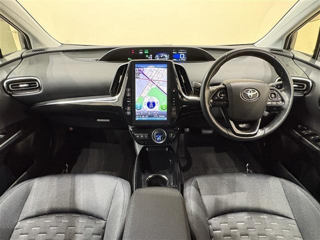 プリウスＰＨＶ Ｓセーフティプラス　アイドリングストップ　横滑り防止装置　クルーズコントロール　ナビＴＶ　地デジＴＶ　キーフリー　スマートキー　ＬＥＤライト　ミュージックプレイヤー接続可　ＥＴＣ車載器　アルミホイール　イモビ　ＡＡＣ（12枚目）