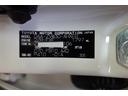 コーションプレートです。フレームナンバーやカラーコードなどが記載されています。