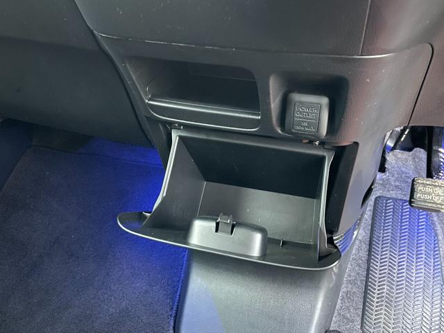 Ｎ－ＢＯＸカスタム Ｇ・Ｌパッケージ　バックカメラ　両側スライド・片側電動　ナビ　ＴＶ　オートライト　ＨＩＤ　スマートキー　アイドリングストップ　電動格納ミラー　ベンチシート　ＣＶＴ　盗難防止システム　ＡＢＳ　ＥＳＣ　ＣＤ　ＤＶＤ再生（47枚目）