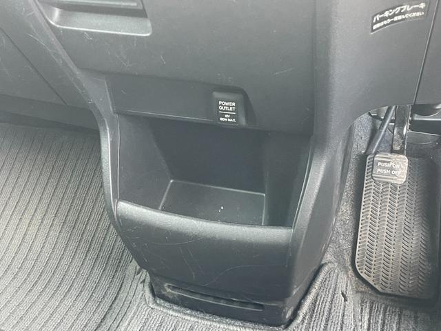 フリードハイブリッド ジャストセレクション　バックカメラ　ナビ　ＴＶ　オートクルーズコントロール　両側電動スライドドア　ＨＩＤ　スマートキー　電動格納ミラー　３列シート　ウォークスルー　ＣＶＴ　アルミホイール　ＣＤ　ＤＶＤ再生　ＵＳＢ（21枚目）