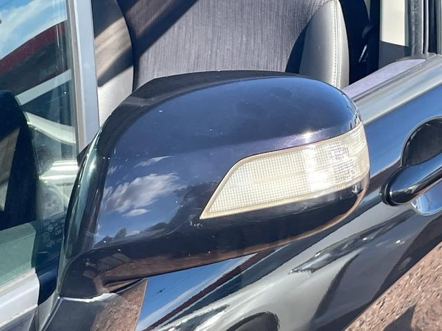 フリードハイブリッド ジャストセレクション　ＥＴＣ　バックカメラ　ナビ　ＴＶ　オートクルーズコントロール　両側電動スライドドア　ＨＩＤ　スマートキー　アイドリングストップ　電動格納ミラー　後席モニター　３列シート　ＣＶＴ　アルミホイール　ＵＳＢ（29枚目）