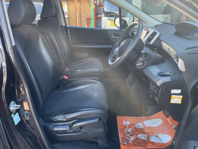 フリードハイブリッド ジャストセレクション　ＥＴＣ　バックカメラ　ナビ　ＴＶ　オートクルーズコントロール　両側電動スライドドア　ＨＩＤ　スマートキー　アイドリングストップ　電動格納ミラー　後席モニター　３列シート　ＣＶＴ　アルミホイール　ＵＳＢ（34枚目）