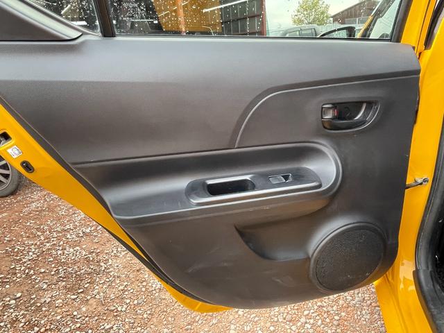 アクア S ETC ナビ TV スマートキー アイドリングストップ 電動格納ミラー シートヒーター CVT 衝突安全ボディ ABS ESC Bluetooth エアコン パワーステアリング パワーウィンドウ(60枚目)