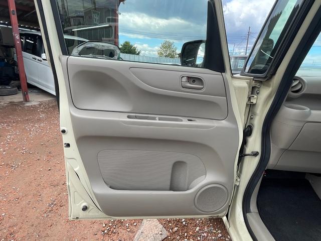 N-BOX G ETC バックカメラ 両側スライドドア ナビ TV スマートキー アイドリングストップ 電動格納ミラー ベンチシート CVT 盗難防止システム ABS ESC CD DVD再生 USB(28枚目)