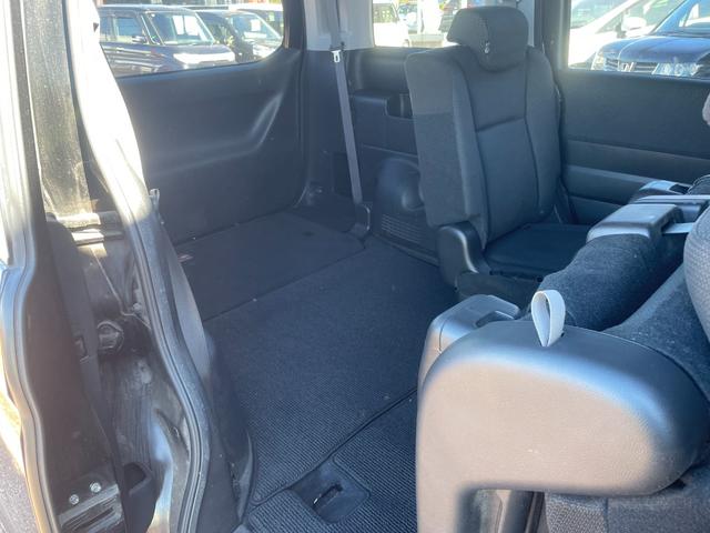 ステップワゴンスパーダ Ｚ　インターナビセレクション　ＥＴＣ　バックカメラ　ナビ　ＴＶ　クリアランスソナー　オートクルーズコントロール　両側電動スライドドア　ＨＩＤ　スマートキー　アイドリングストップ　後席モニター　３列シート　ＣＶＴ　アルミホイール（30枚目）