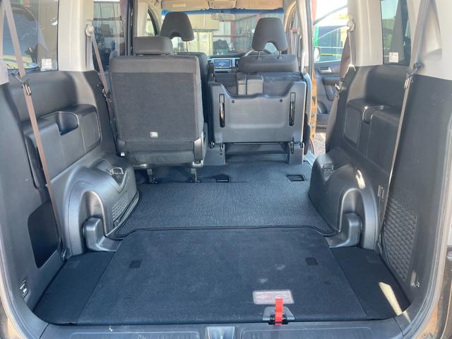 ステップワゴンスパーダ Ｚ　インターナビセレクション　ＥＴＣ　バックカメラ　ナビ　ＴＶ　クリアランスソナー　オートクルーズコントロール　両側電動スライドドア　ＨＩＤ　スマートキー　アイドリングストップ　後席モニター　３列シート　ＣＶＴ　アルミホイール（32枚目）