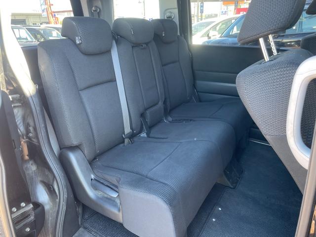 ステップワゴンスパーダ Ｚ　インターナビセレクション　ＥＴＣ　バックカメラ　ナビ　ＴＶ　クリアランスソナー　オートクルーズコントロール　両側電動スライドドア　ＨＩＤ　スマートキー　アイドリングストップ　後席モニター　３列シート　ＣＶＴ　アルミホイール（38枚目）