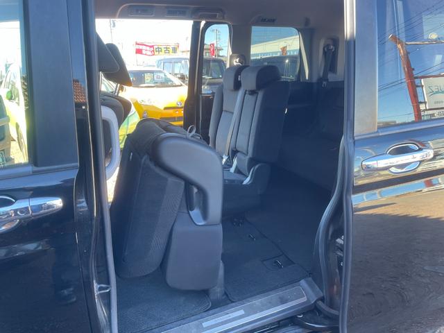 ステップワゴンスパーダ Ｚ　インターナビセレクション　ＥＴＣ　バックカメラ　ナビ　ＴＶ　クリアランスソナー　オートクルーズコントロール　両側電動スライドドア　ＨＩＤ　スマートキー　アイドリングストップ　後席モニター　３列シート　ＣＶＴ　アルミホイール（48枚目）