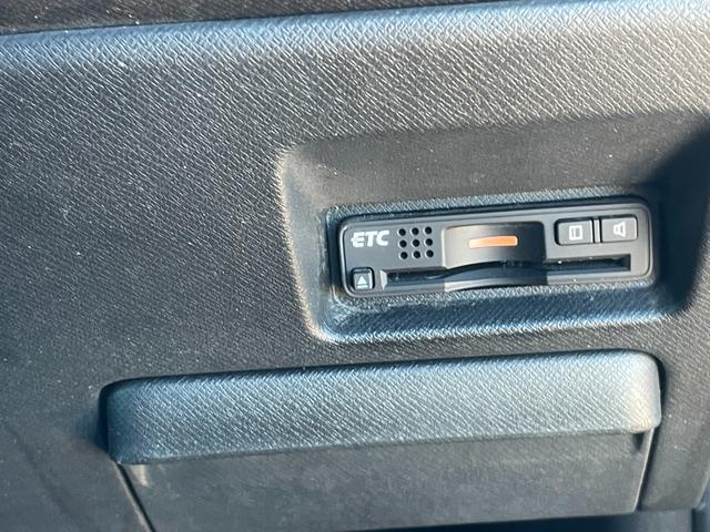 ステップワゴンスパーダ Ｚ　インターナビセレクション　ＥＴＣ　バックカメラ　ナビ　ＴＶ　クリアランスソナー　オートクルーズコントロール　両側電動スライドドア　ＨＩＤ　スマートキー　アイドリングストップ　後席モニター　３列シート　ＣＶＴ　アルミホイール（58枚目）