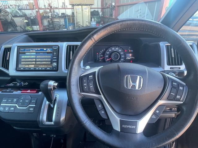 ステップワゴンスパーダ Ｚ　インターナビセレクション　ＥＴＣ　バックカメラ　ナビ　ＴＶ　クリアランスソナー　オートクルーズコントロール　両側電動スライドドア　ＨＩＤ　スマートキー　アイドリングストップ　後席モニター　３列シート　ＣＶＴ　アルミホイール（60枚目）