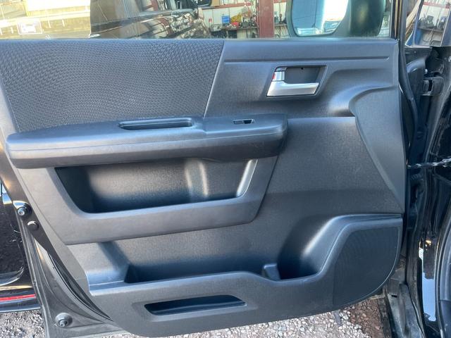 ステップワゴンスパーダ Ｚ　インターナビセレクション　ＥＴＣ　バックカメラ　ナビ　ＴＶ　クリアランスソナー　オートクルーズコントロール　両側電動スライドドア　ＨＩＤ　スマートキー　アイドリングストップ　後席モニター　３列シート　ＣＶＴ　アルミホイール（66枚目）