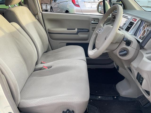 ライフ Ｇスマートプラス　バックカメラ　ナビ　ＴＶ　オートライト　スマートキー　ベンチシート　ＡＴ　盗難防止システム　ＡＢＳ　ＣＤ　ＤＶＤ再生　ＵＳＢ　衝突安全ボディ　エアコン　パワーステアリング　パワーウィンドウ（9枚目）