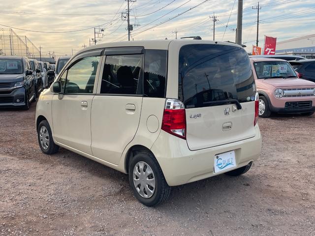 ライフ Ｇスマートプラス　バックカメラ　ナビ　ＴＶ　オートライト　スマートキー　ベンチシート　ＡＴ　盗難防止システム　ＡＢＳ　ＣＤ　ＤＶＤ再生　ＵＳＢ　衝突安全ボディ　エアコン　パワーステアリング　パワーウィンドウ（17枚目）