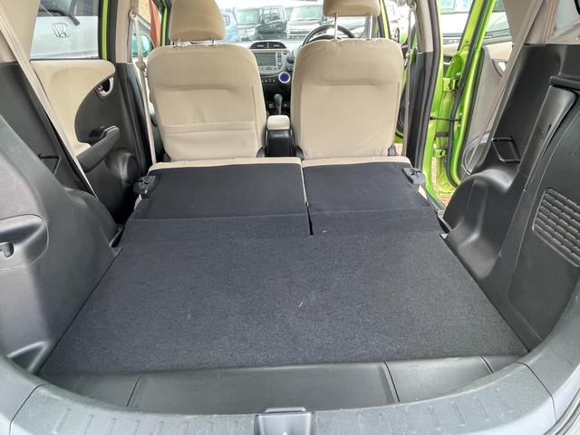 フィットハイブリッド スマートセレクション ハイブリッド ETC バックカメラ ナビ TV オートクルーズコントロール HID スマートキー 電動格納ミラー CVT 盗難防止システム 衝突安全ボディ アルミホイール CD チップアップシート(18枚目)