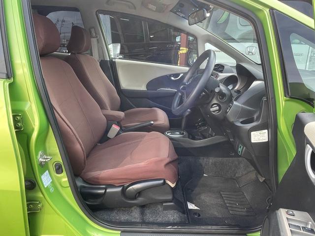 フィットハイブリッド スマートセレクション ハイブリッド ETC バックカメラ ナビ TV オートクルーズコントロール HID スマートキー 電動格納ミラー CVT 盗難防止システム 衝突安全ボディ アルミホイール CD チップアップシート(37枚目)