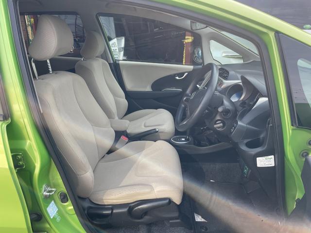 フィットハイブリッド スマートセレクション ハイブリッド ETC バックカメラ ナビ TV オートクルーズコントロール HID スマートキー 電動格納ミラー CVT 盗難防止システム 衝突安全ボディ アルミホイール CD チップアップシート(40枚目)