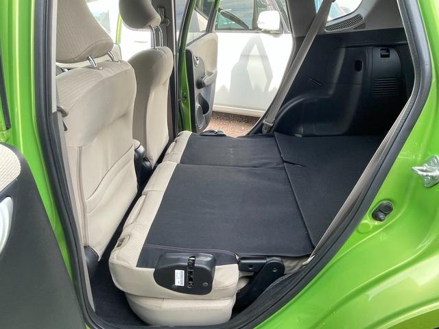 フィットハイブリッド スマートセレクション ハイブリッド ETC バックカメラ ナビ TV オートクルーズコントロール HID スマートキー 電動格納ミラー CVT 盗難防止システム 衝突安全ボディ アルミホイール CD チップアップシート(42枚目)